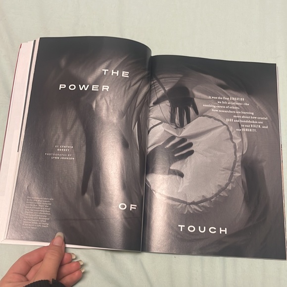 National Geographic Magazine June 2022 The Power of Touch - Picture 14 of 16